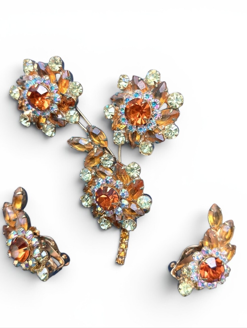 *Confirmed* JULIANA Stunning Vintage Brooch And Clip-On Earrings Set.